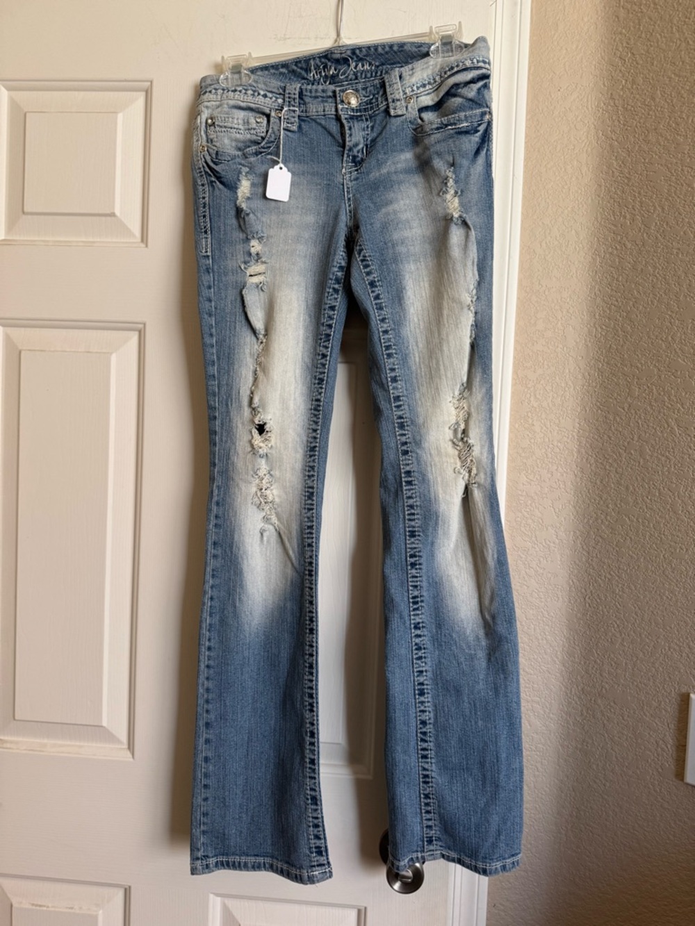 Ariya Women’s Distressed Light Blue Jeans